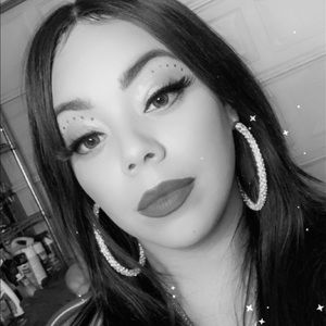 Meet your Posher, Cassandra